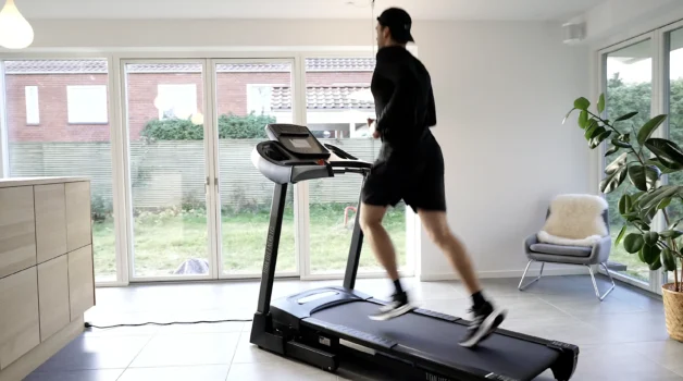 spring i upp till 22 km:h med titan life nero t73 löpband